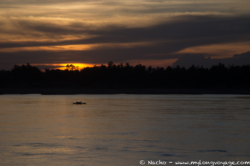 Kratie sunsets & dolphin spotting 13 47270016