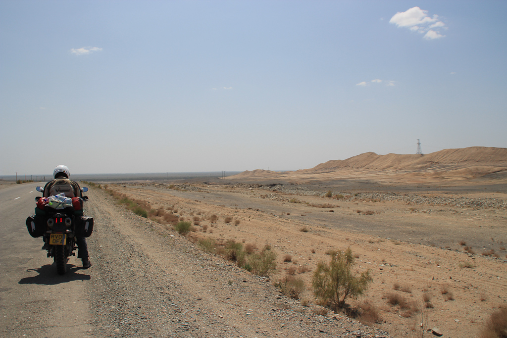 Desert roads of Uzbekistan 22 1189
